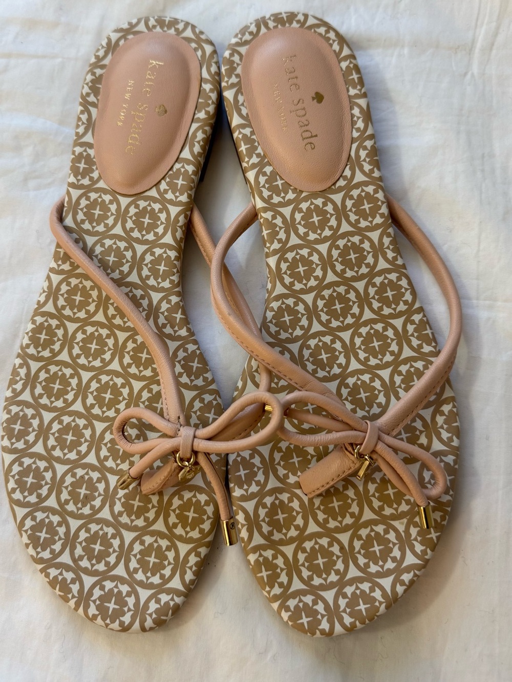 Kate Spade Mystic Bow Womens Size 9.5 M Pale Pink/White Flip Flops Thong Sandals